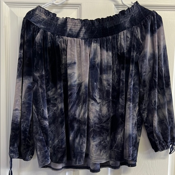 American Eagle Elegant Tie-Dye Velvety Women's Top - Picture 3 of 3